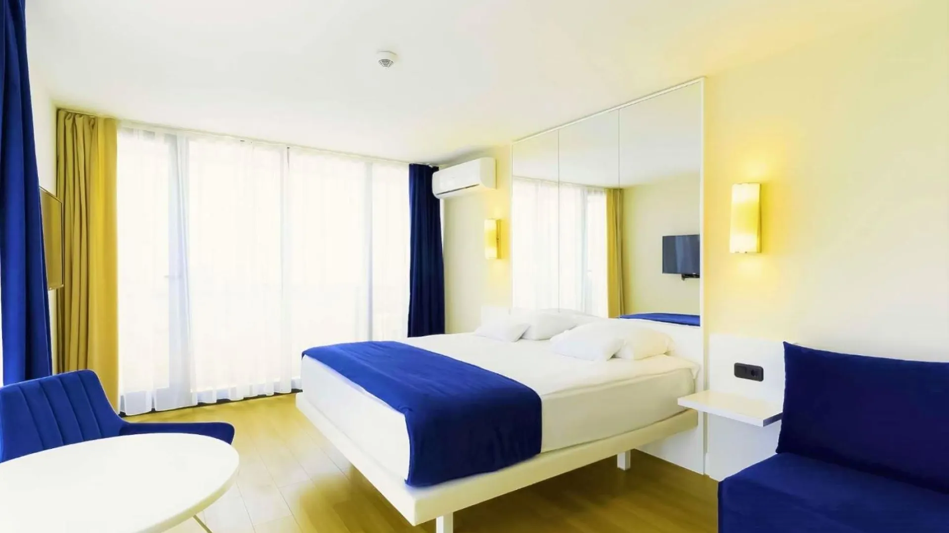 Advanced Sea View Aparthotel In Orbi City Batumi 5*,