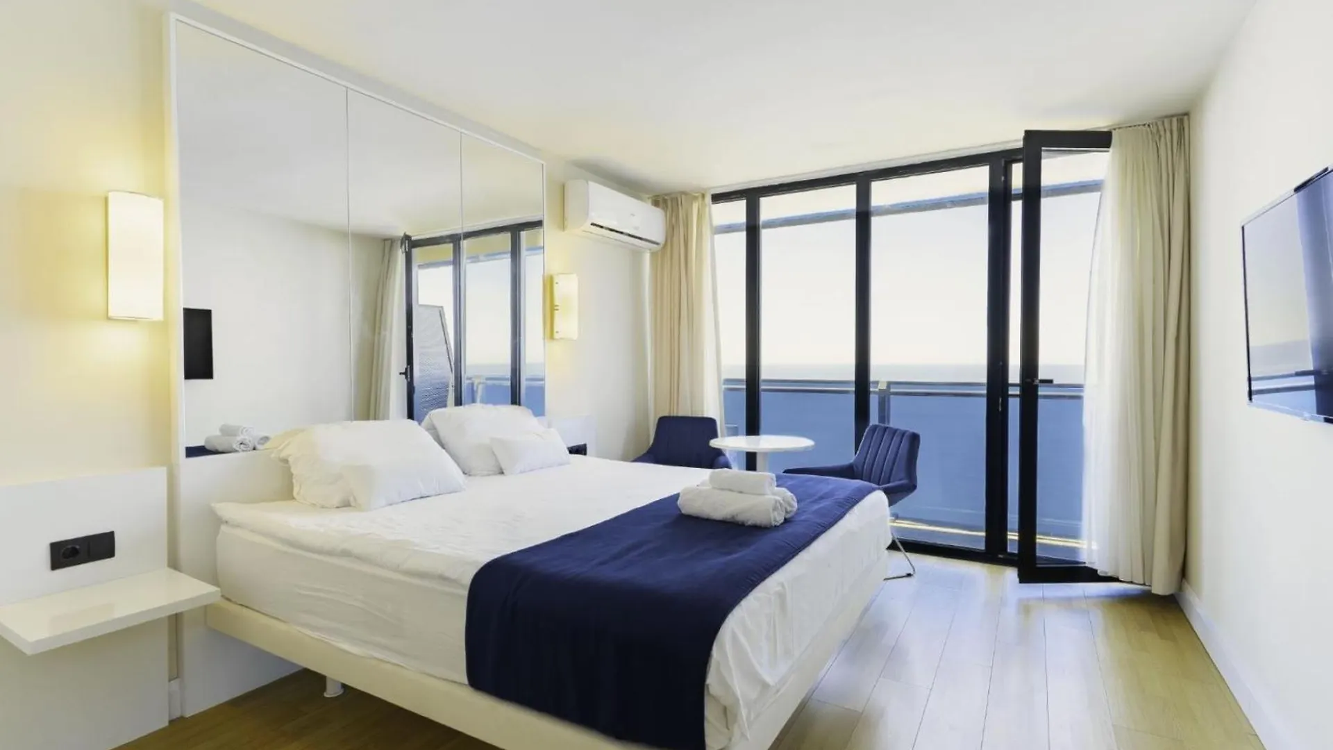 Advanced Sea View Aparthotel In Orbi City Batumi